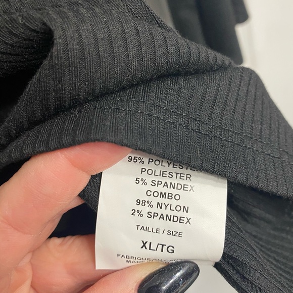 Blouse - Picture 2 of 3